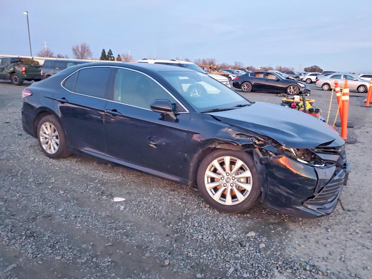 2019 TOYOTA CAMRY L photo 4
