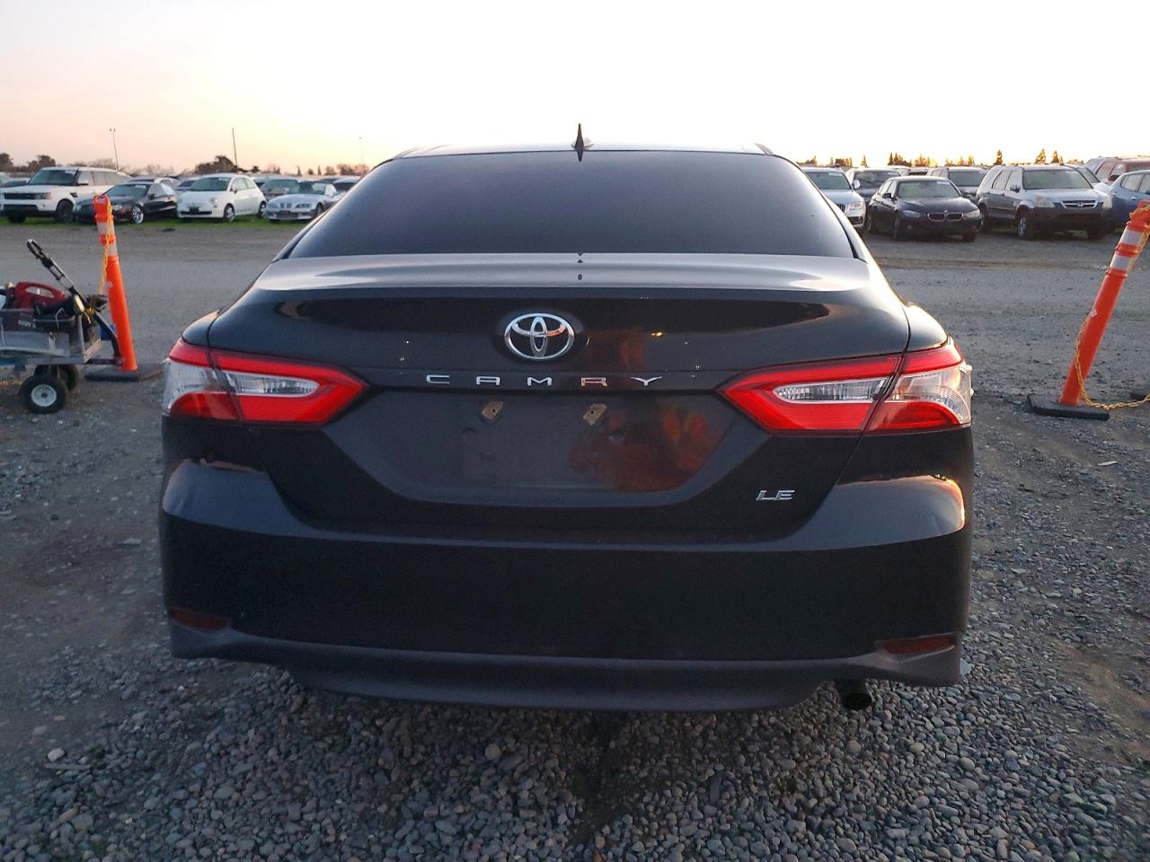 2019 TOYOTA CAMRY L photo 6