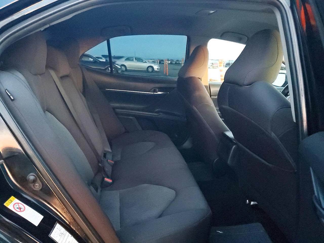 2019 TOYOTA CAMRY L photo 10