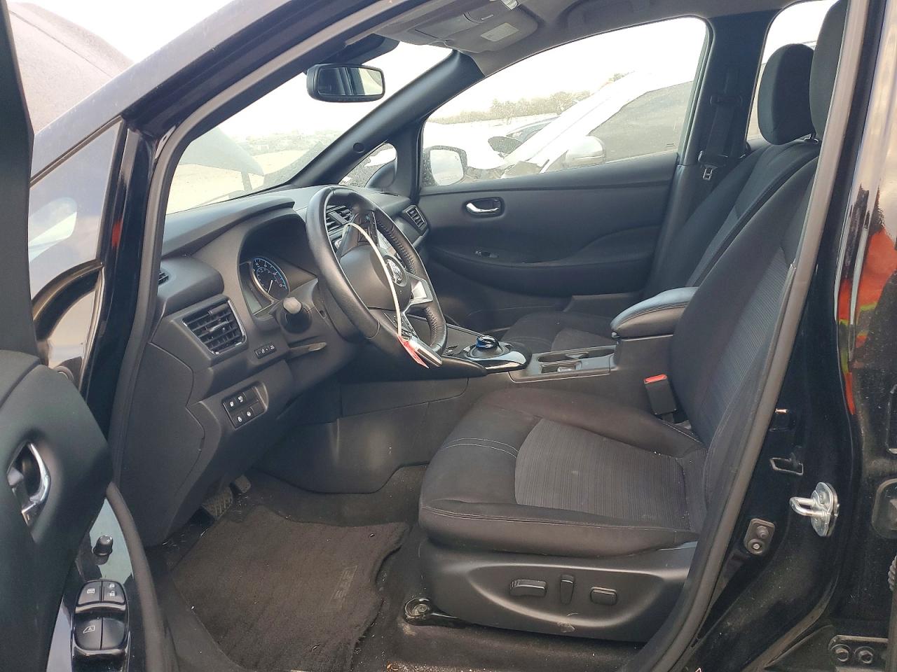 2022 NISSAN LEAF SV PLUS photo 7