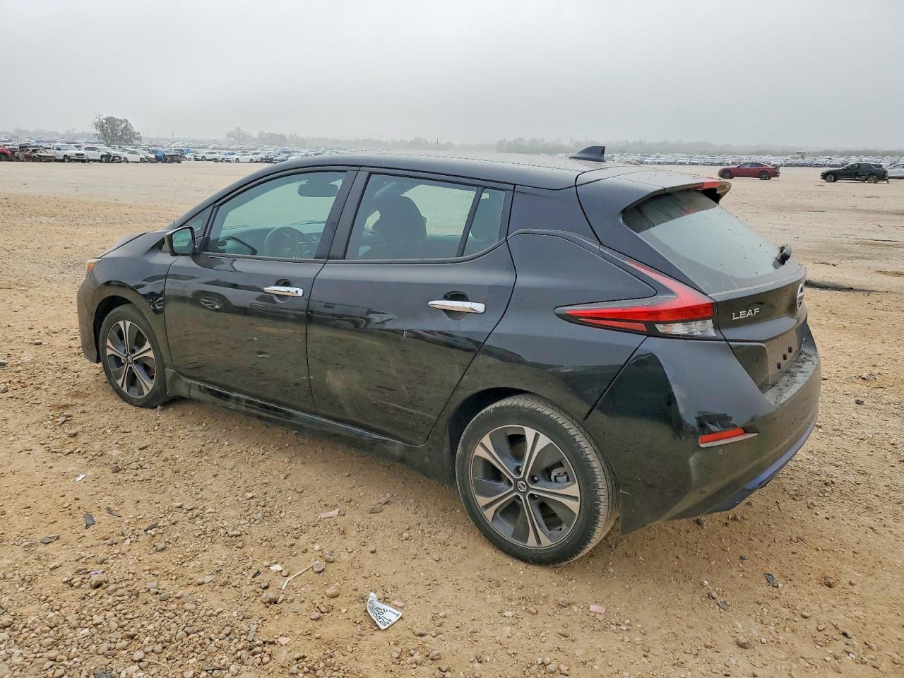 2022 NISSAN LEAF SV PLUS photo 2