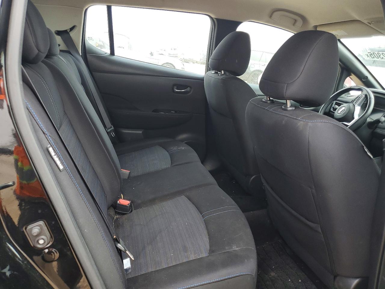 2022 NISSAN LEAF SV PLUS photo 10