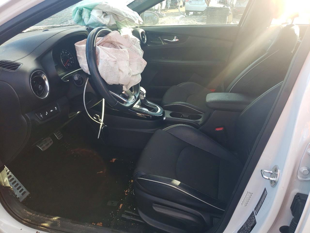 2021 KIA FORTE GT LINE photo 7