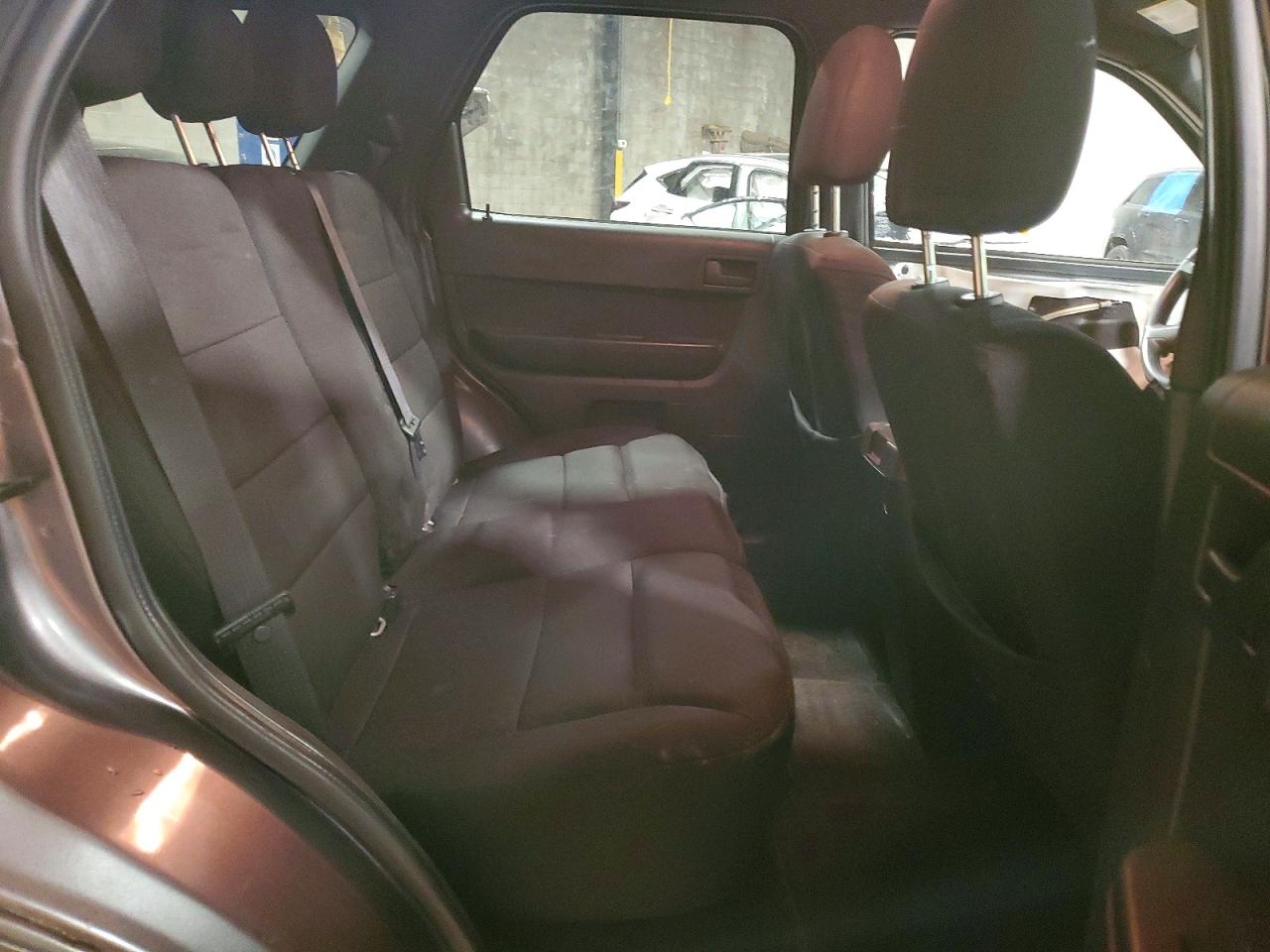 2010 FORD ESCAPE XLT photo 11
