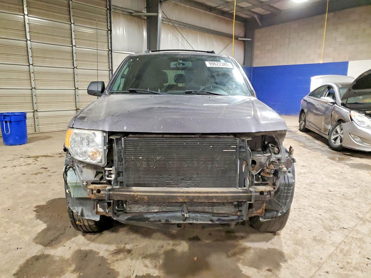 2010 FORD ESCAPE XLT photo 5