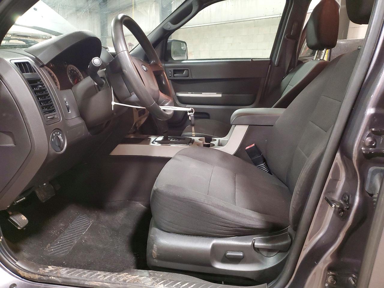 2010 FORD ESCAPE XLT photo 7