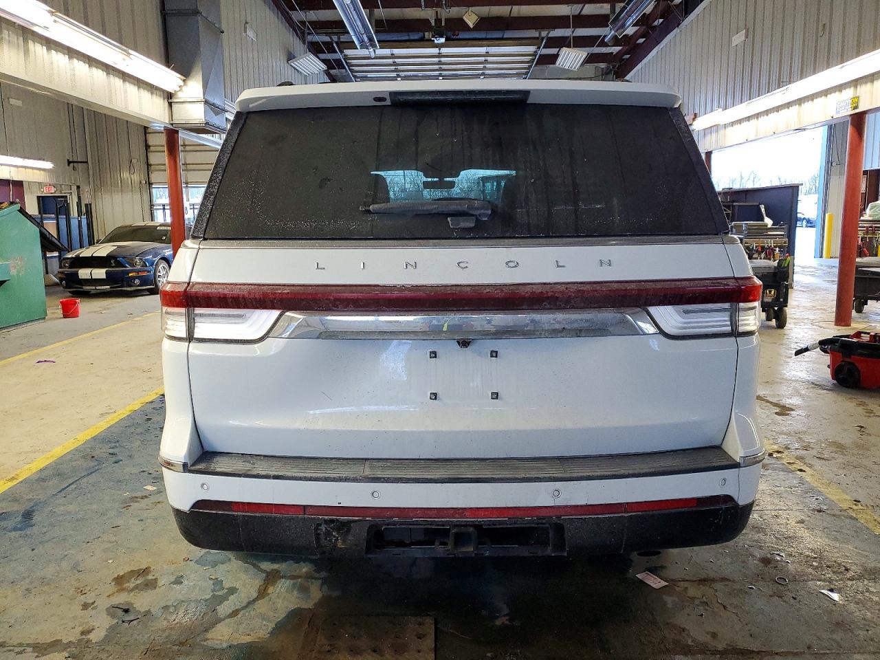 2024 LINCOLN NAVIGATOR RESERVE photo 6