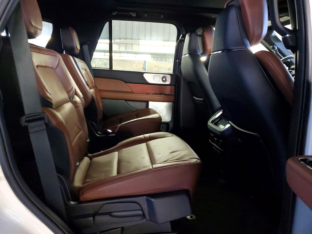 2024 LINCOLN NAVIGATOR RESERVE photo 11