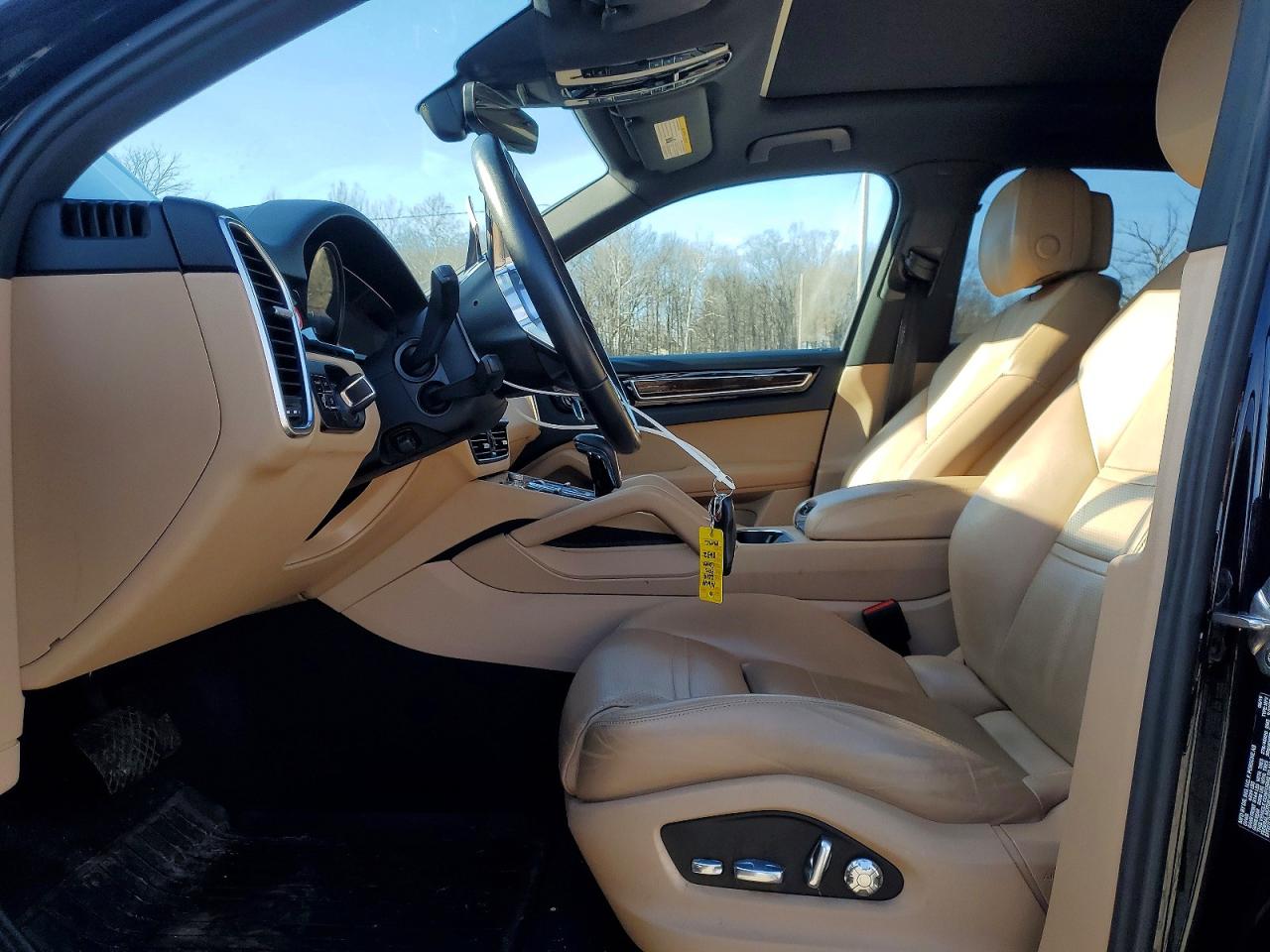 2019 PORSCHE CAYENNE photo 7
