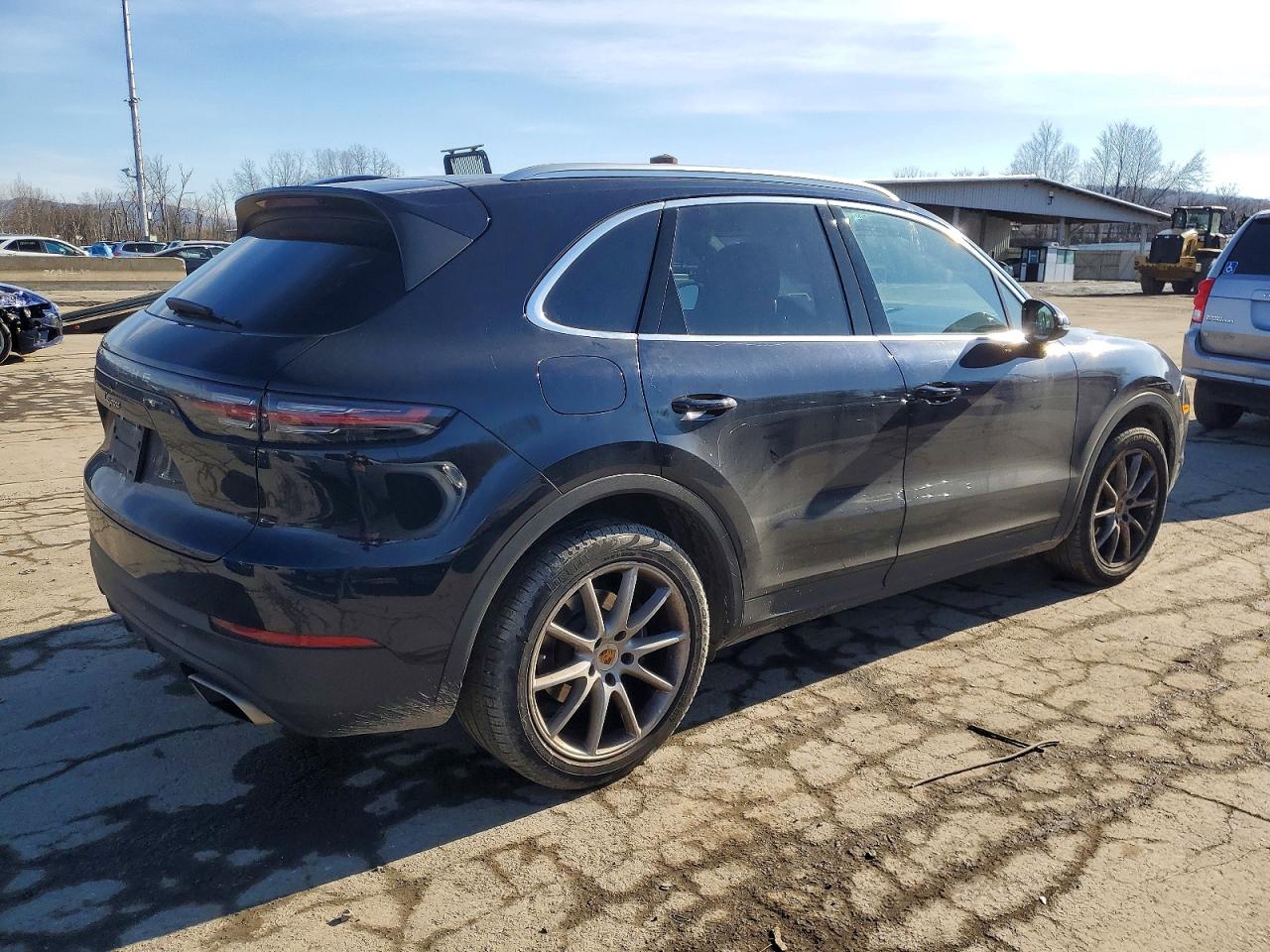 2019 PORSCHE CAYENNE photo 3