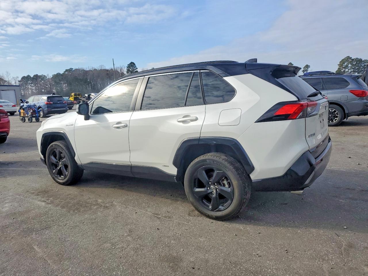 2019 TOYOTA RAV4 XSE photo 2