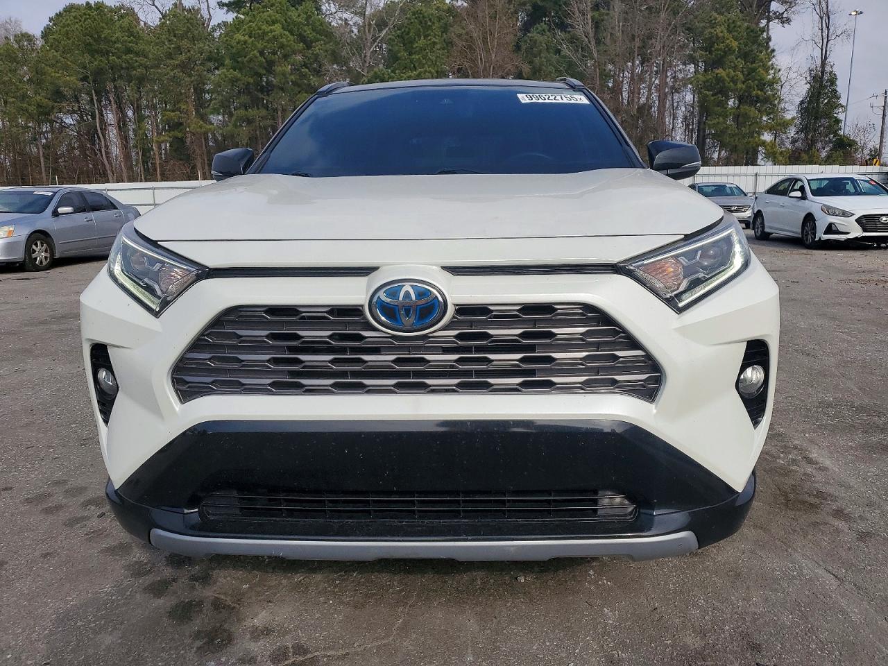 2019 TOYOTA RAV4 XSE photo 5