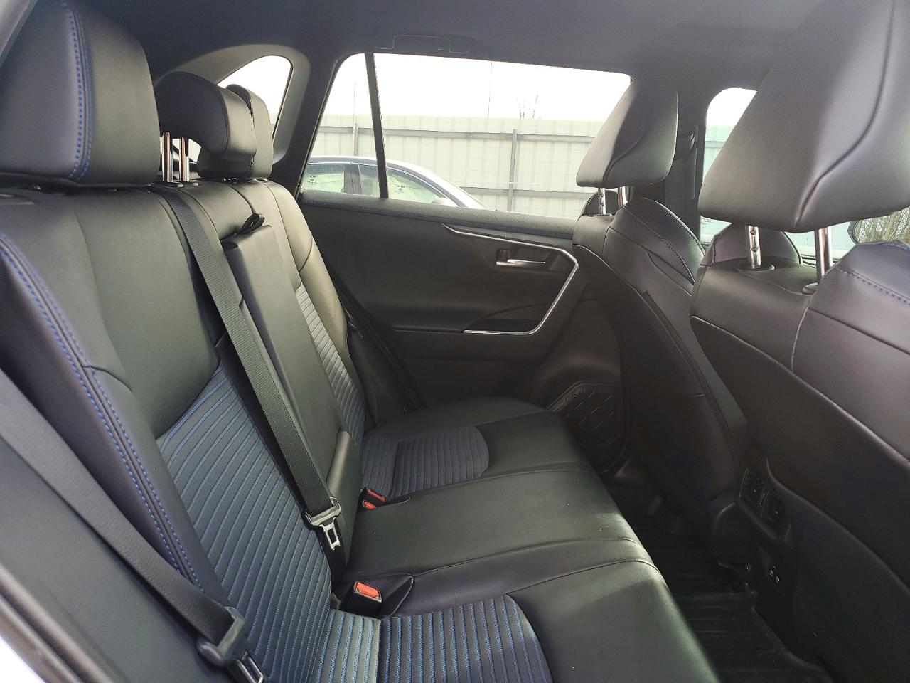 2019 TOYOTA RAV4 XSE photo 11
