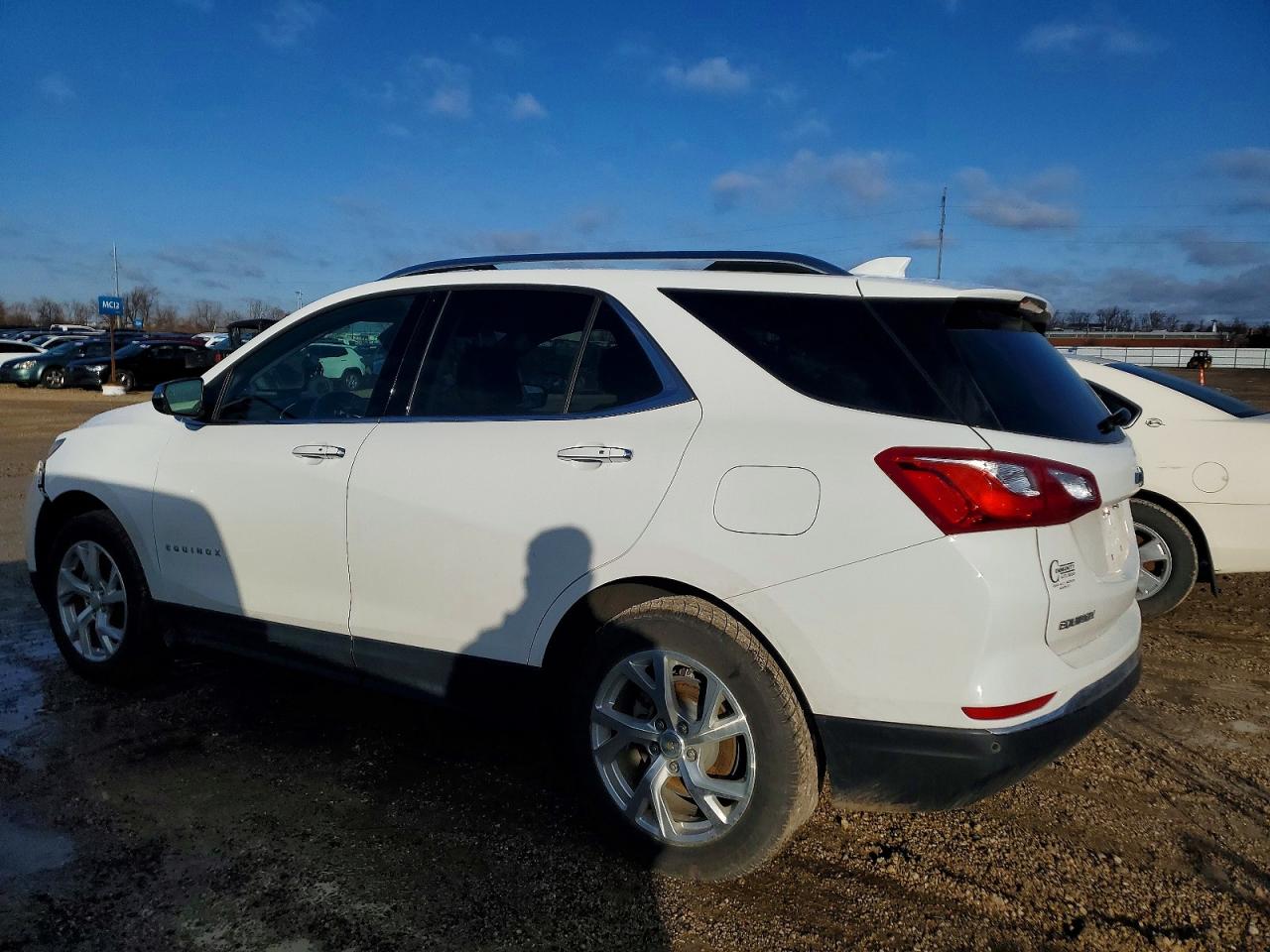 2018 CHEVROLET EQUINOX PREMIER photo 2