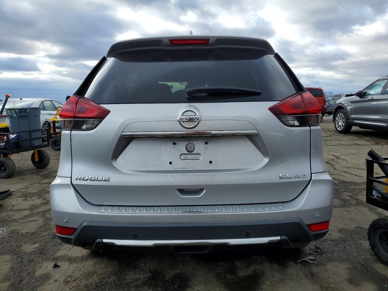 2019 NISSAN ROGUE S photo 6