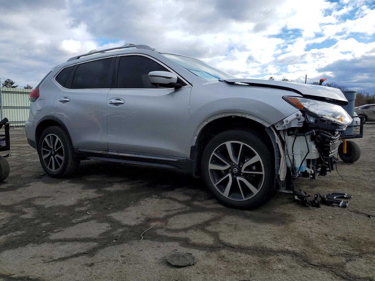 2019 NISSAN ROGUE S photo 4