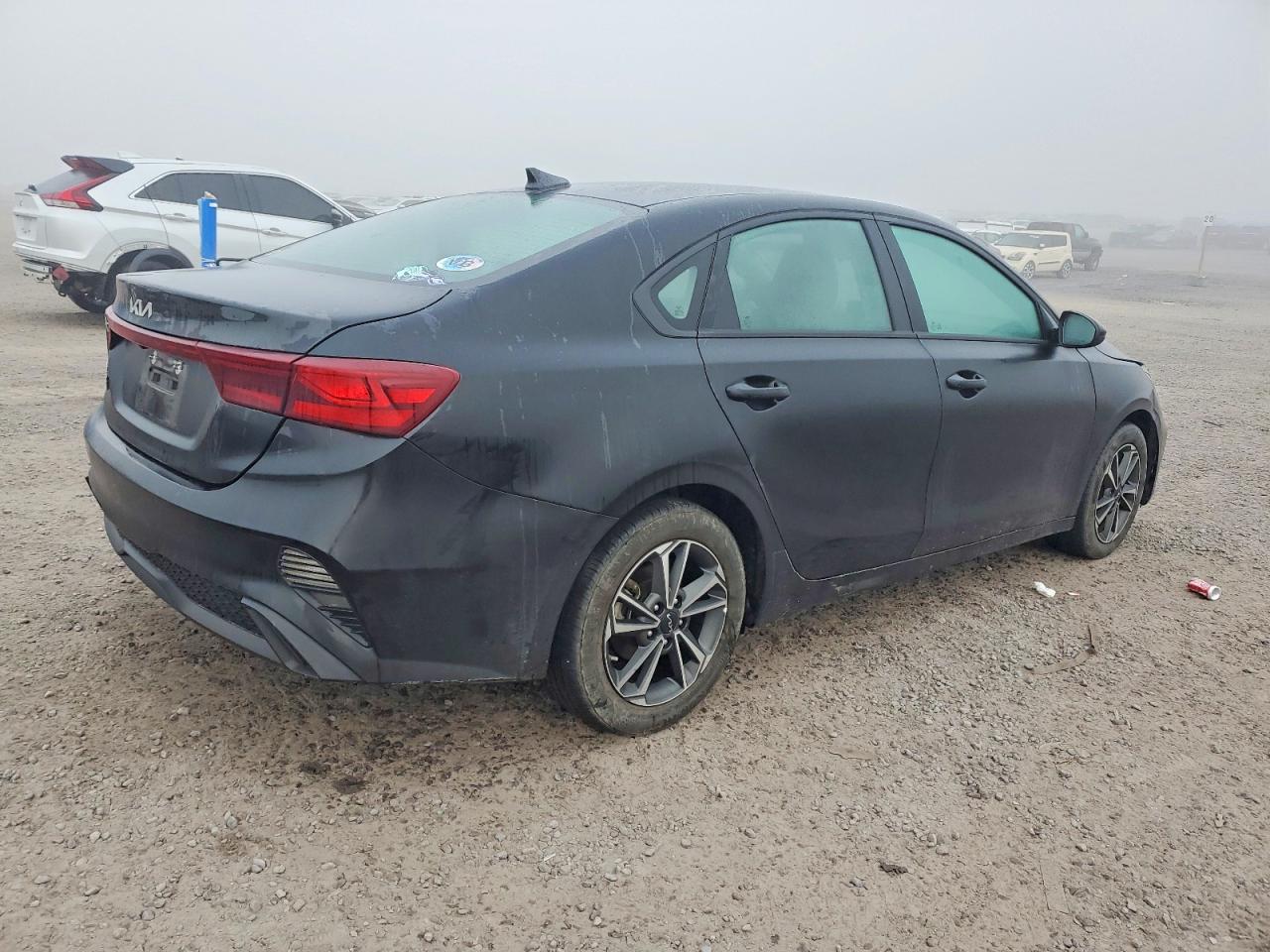 2023 KIA FORTE LX photo 3
