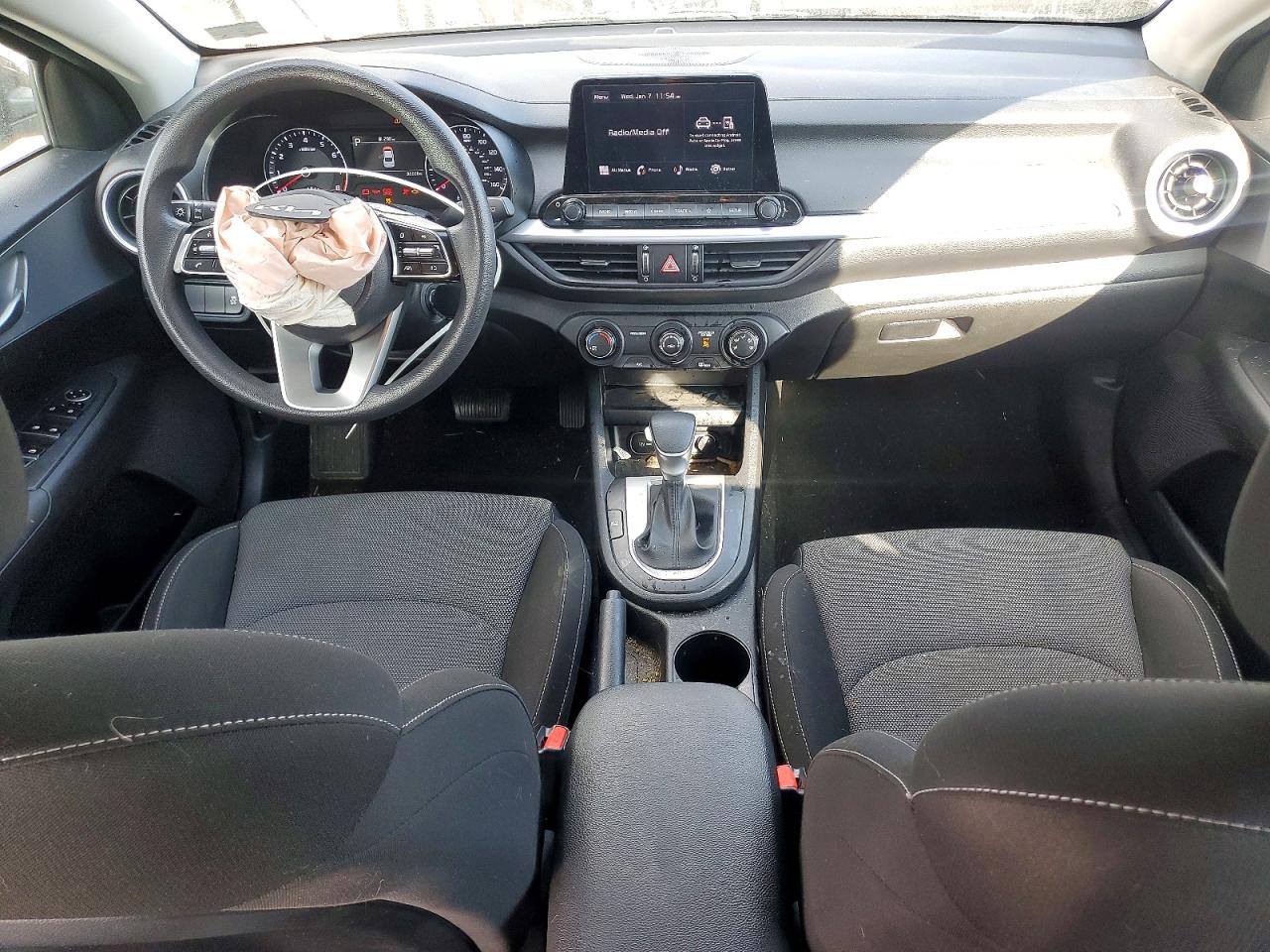 2023 KIA FORTE LX photo 8