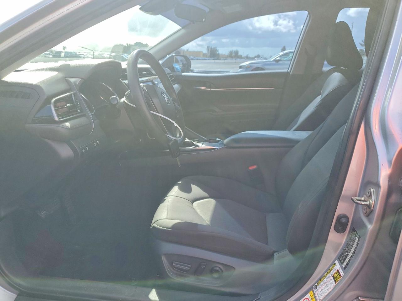 2019 TOYOTA CAMRY L photo 7