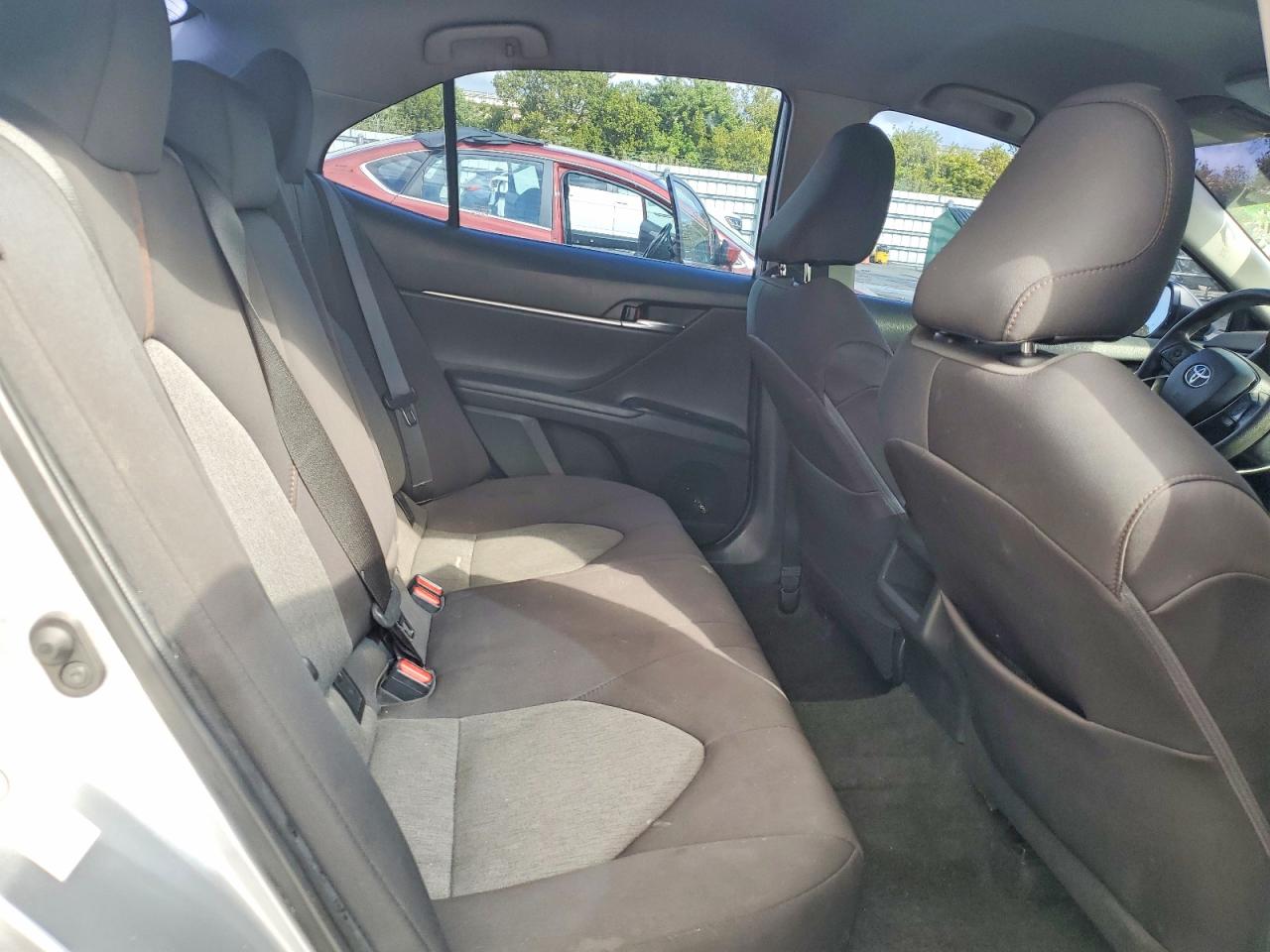 2019 TOYOTA CAMRY L photo 10