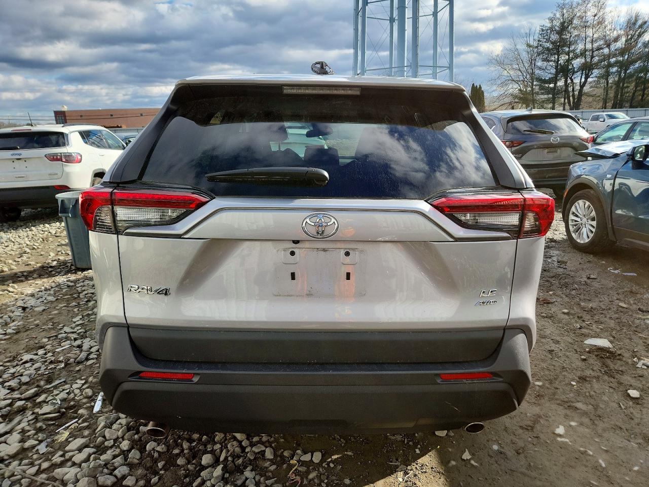 2024 TOYOTA RAV4 LE photo 6