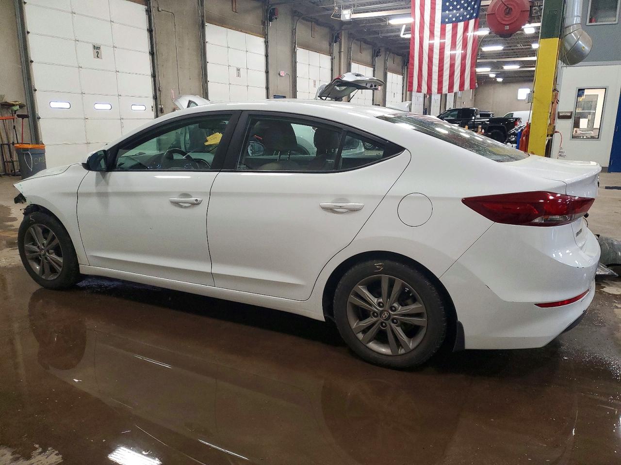 2018 HYUNDAI ELANTRA SEL photo 2