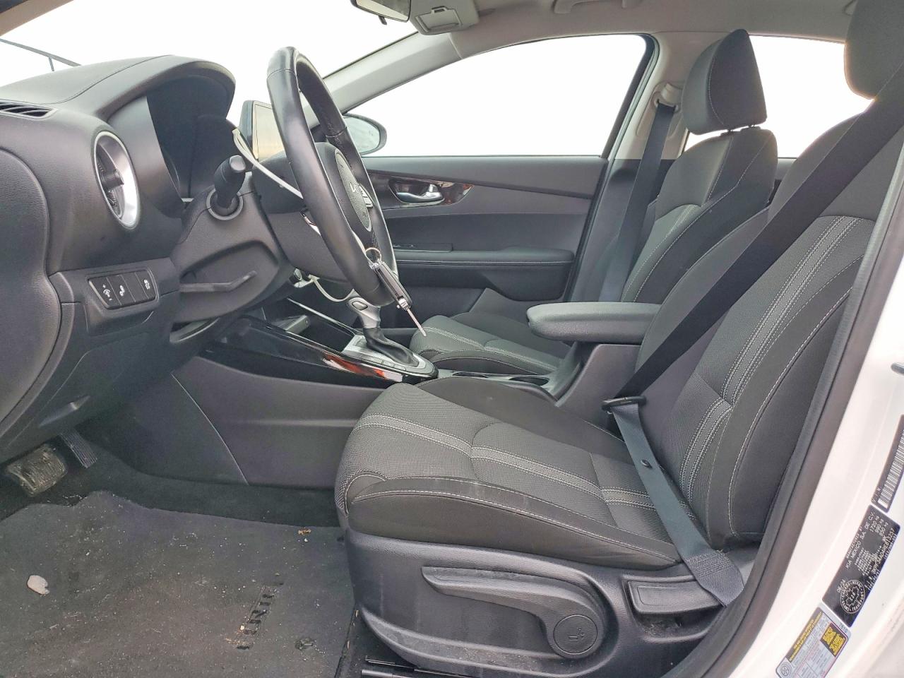 2024 KIA FORTE EX photo 7