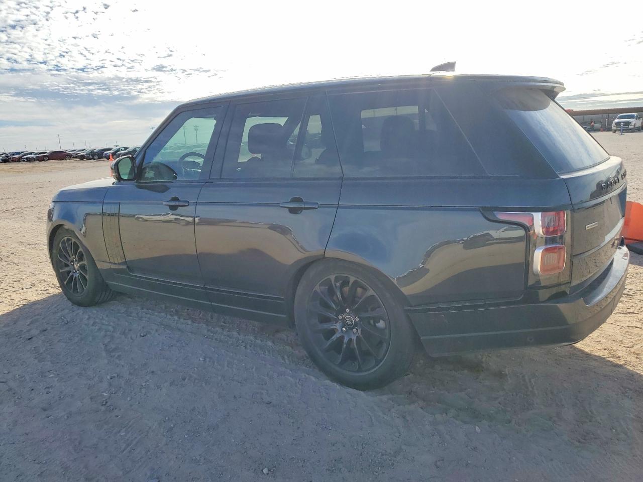2019 LAND ROVER RANGE ROVER SUPERCHARGED photo 2