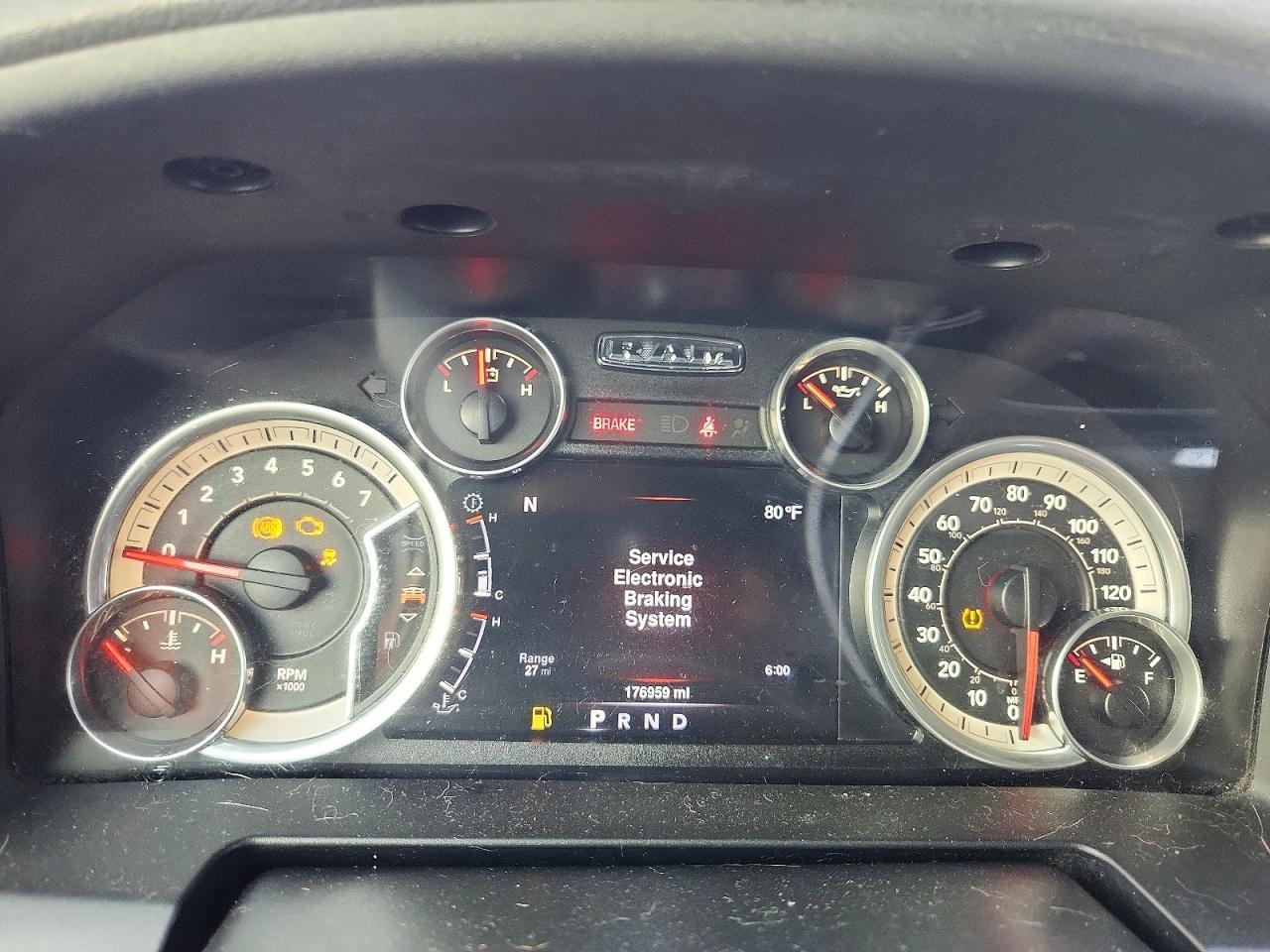 2016 RAM 1500 SLT photo 9