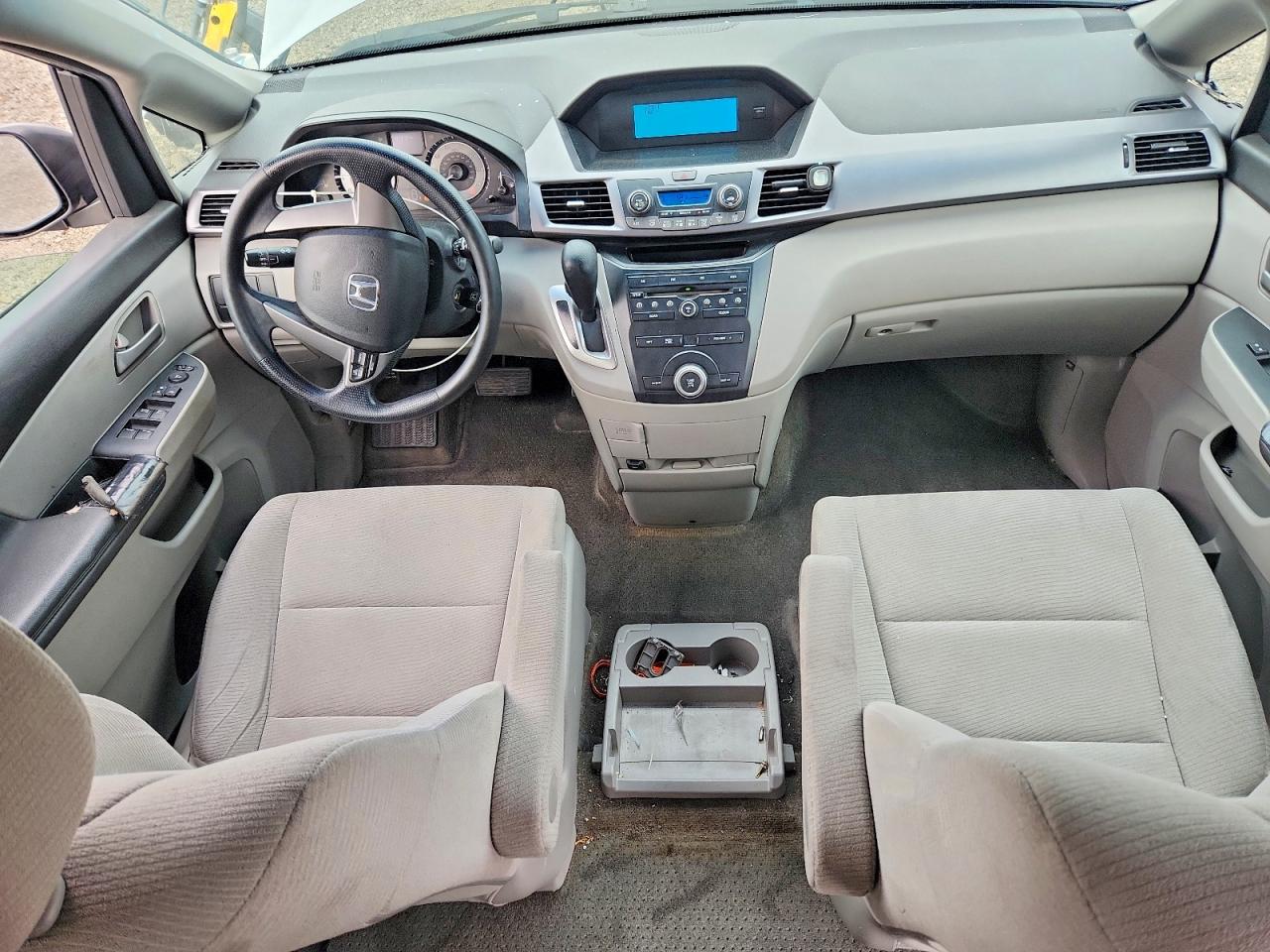 2012 HONDA ODYSSEY LX photo 8