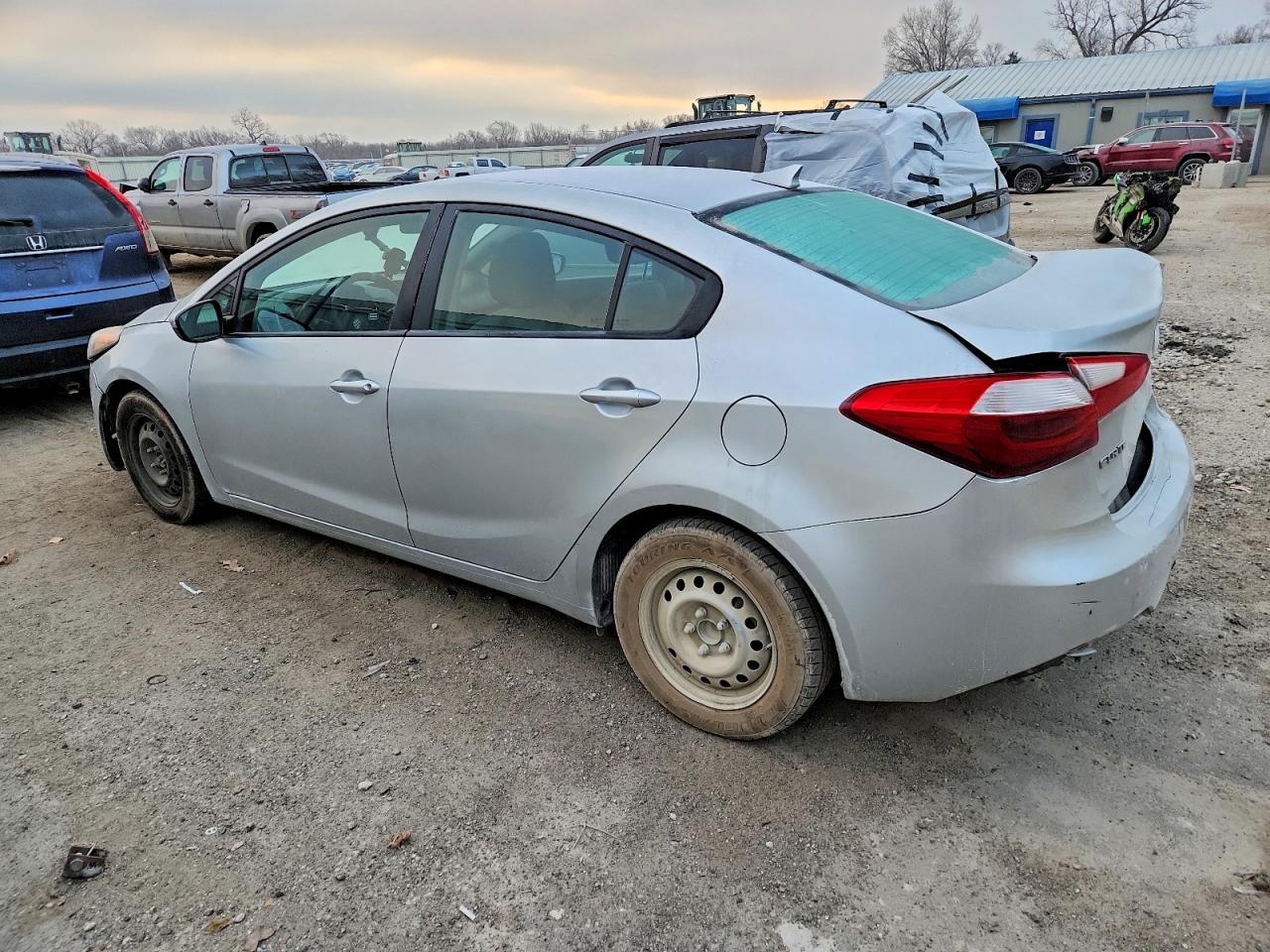 2015 KIA FORTE LX photo 2