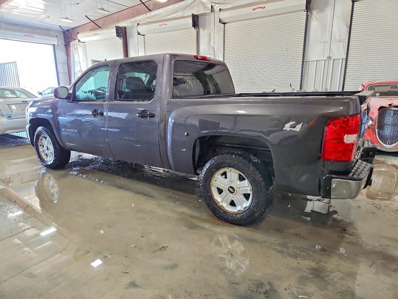 2010 CHEVROLET SILVERADO K1500 LT photo 2