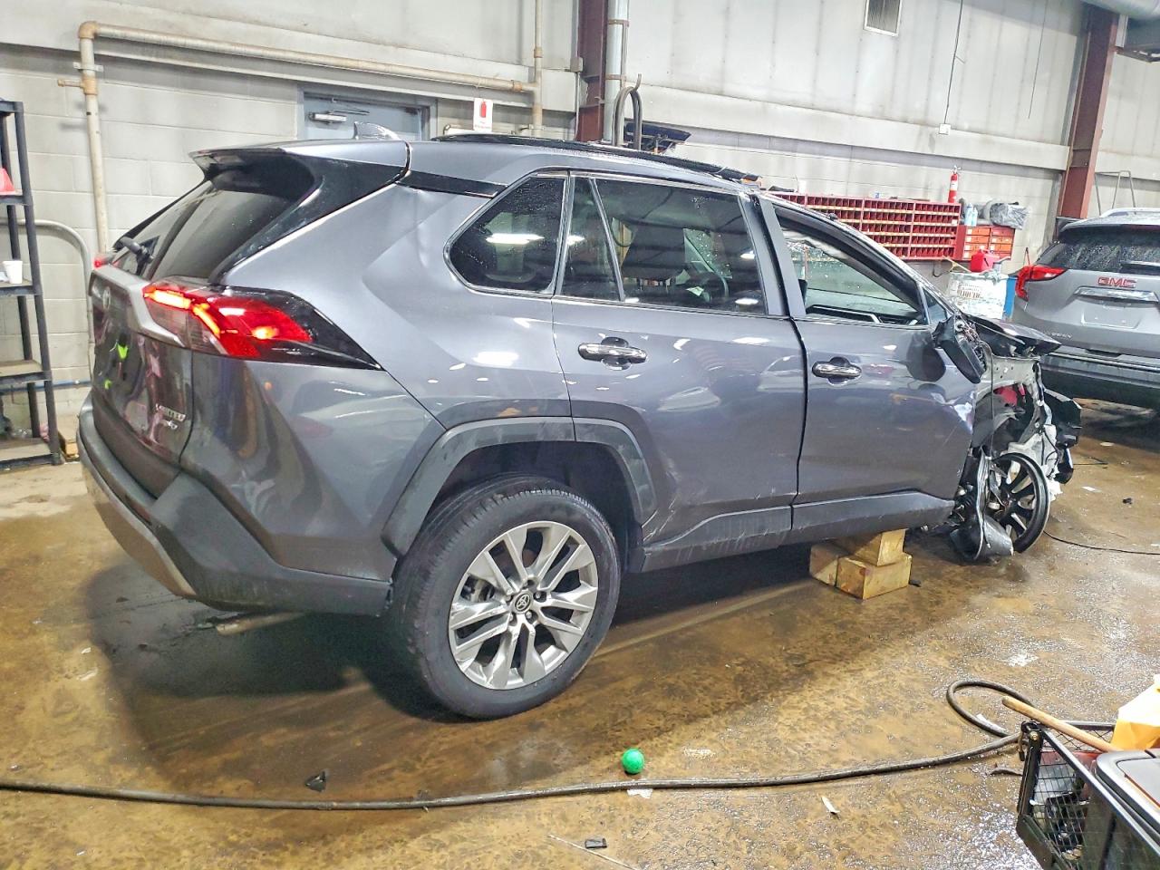2024 TOYOTA RAV4 LIMITED photo 3