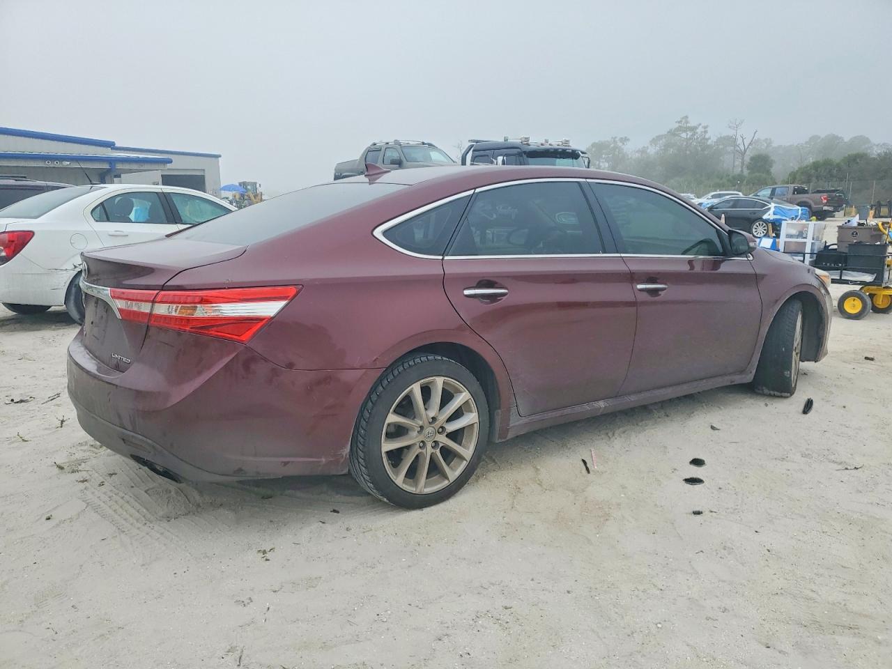 2013 TOYOTA AVALON BASE photo 3
