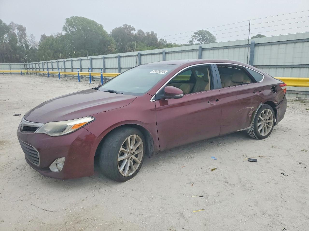 2013 TOYOTA AVALON