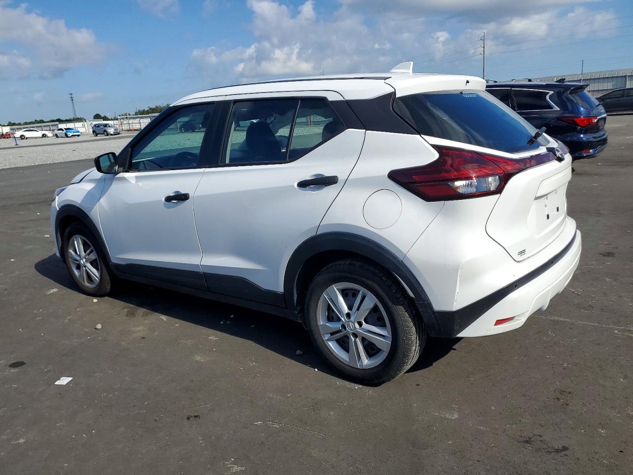 2023 NISSAN KICKS S photo 2