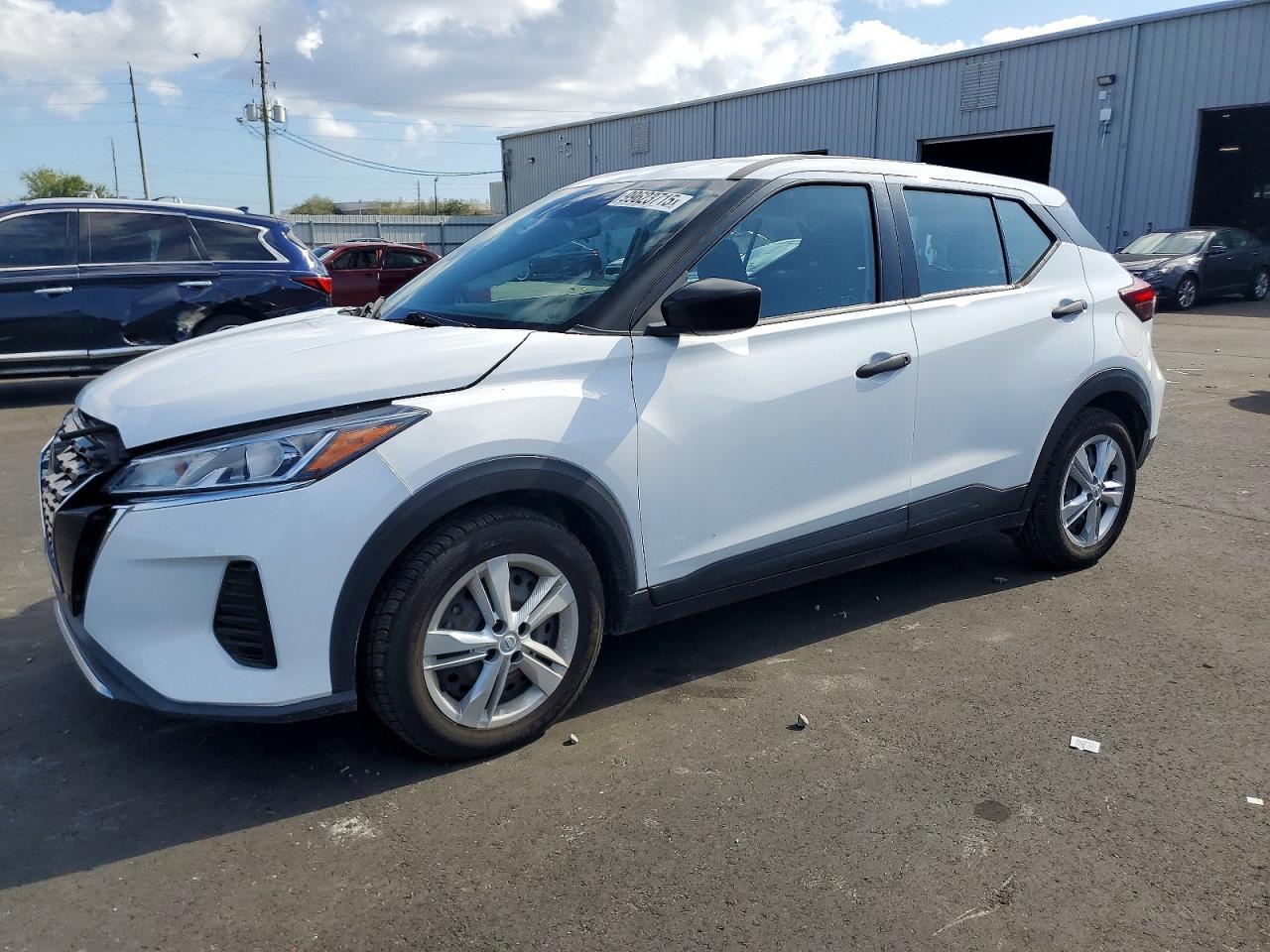 2023 NISSAN KICKS