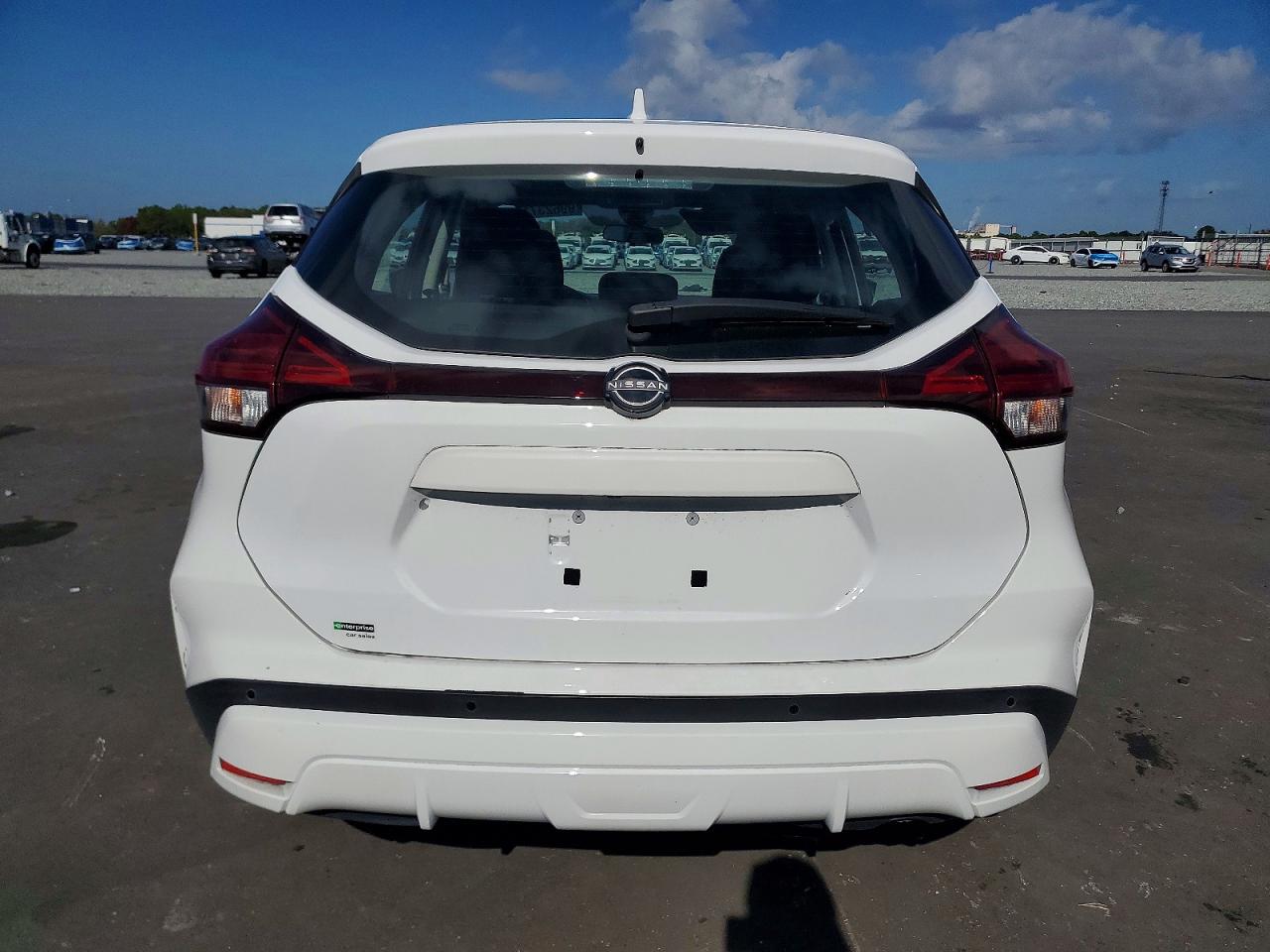 2023 NISSAN KICKS S photo 6