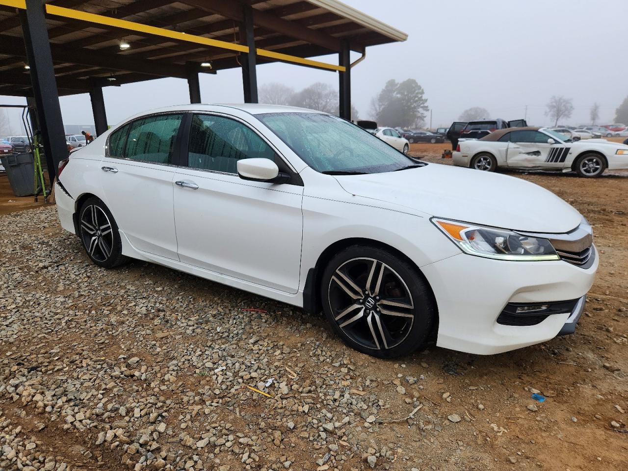 2017 HONDA ACCORD SPORT photo 4