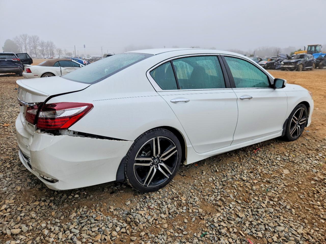 2017 HONDA ACCORD SPORT photo 3