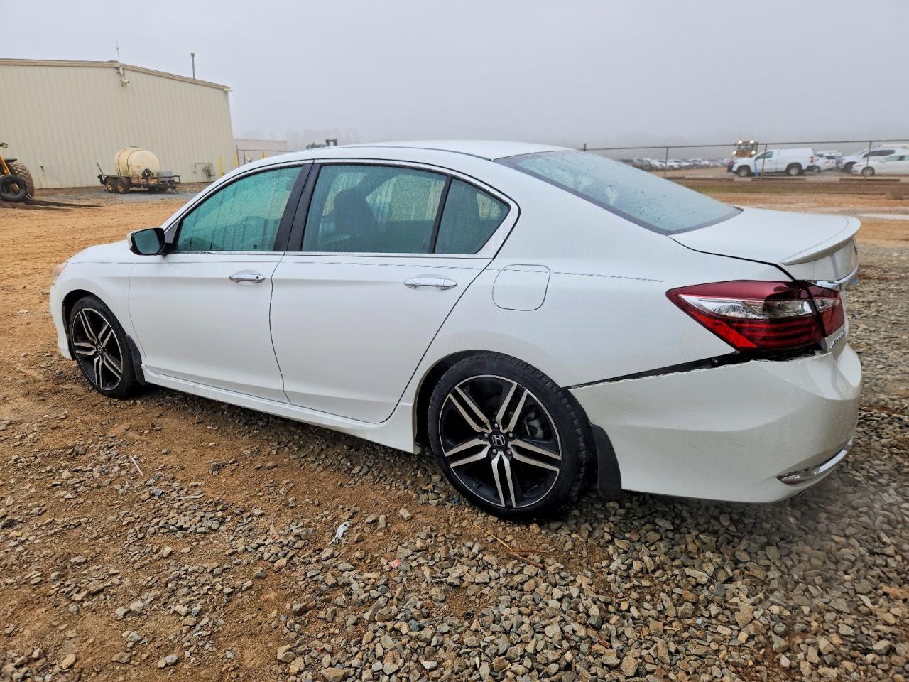 2017 HONDA ACCORD SPORT photo 2