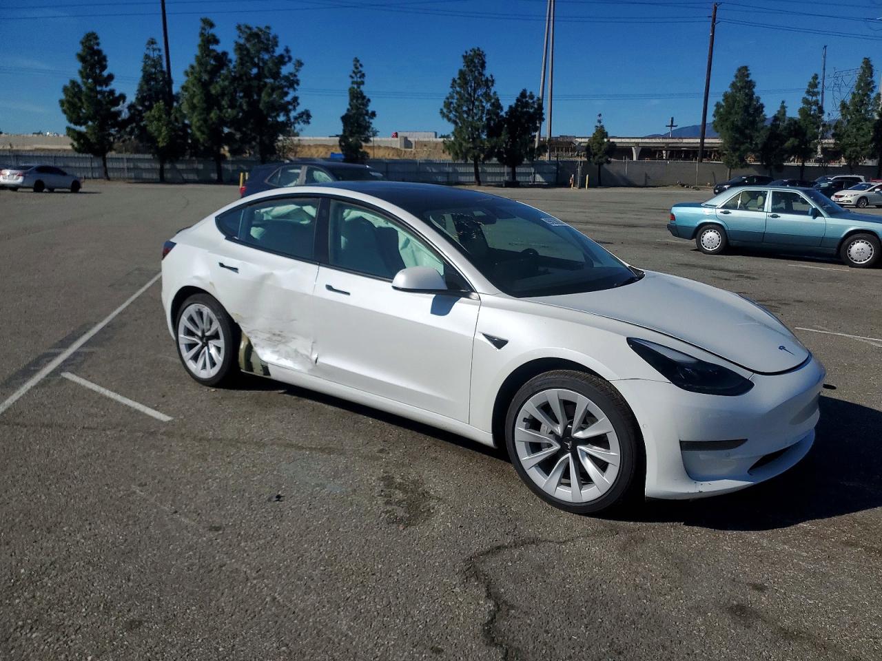 2022 TESLA MODEL 3 photo 4