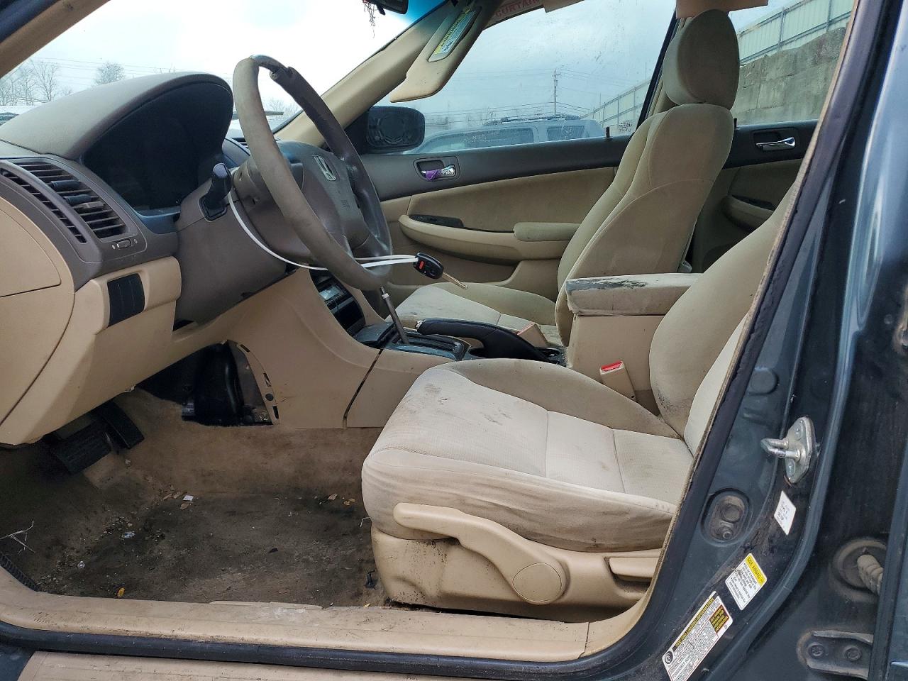 2005 HONDA ACCORD LX photo 7