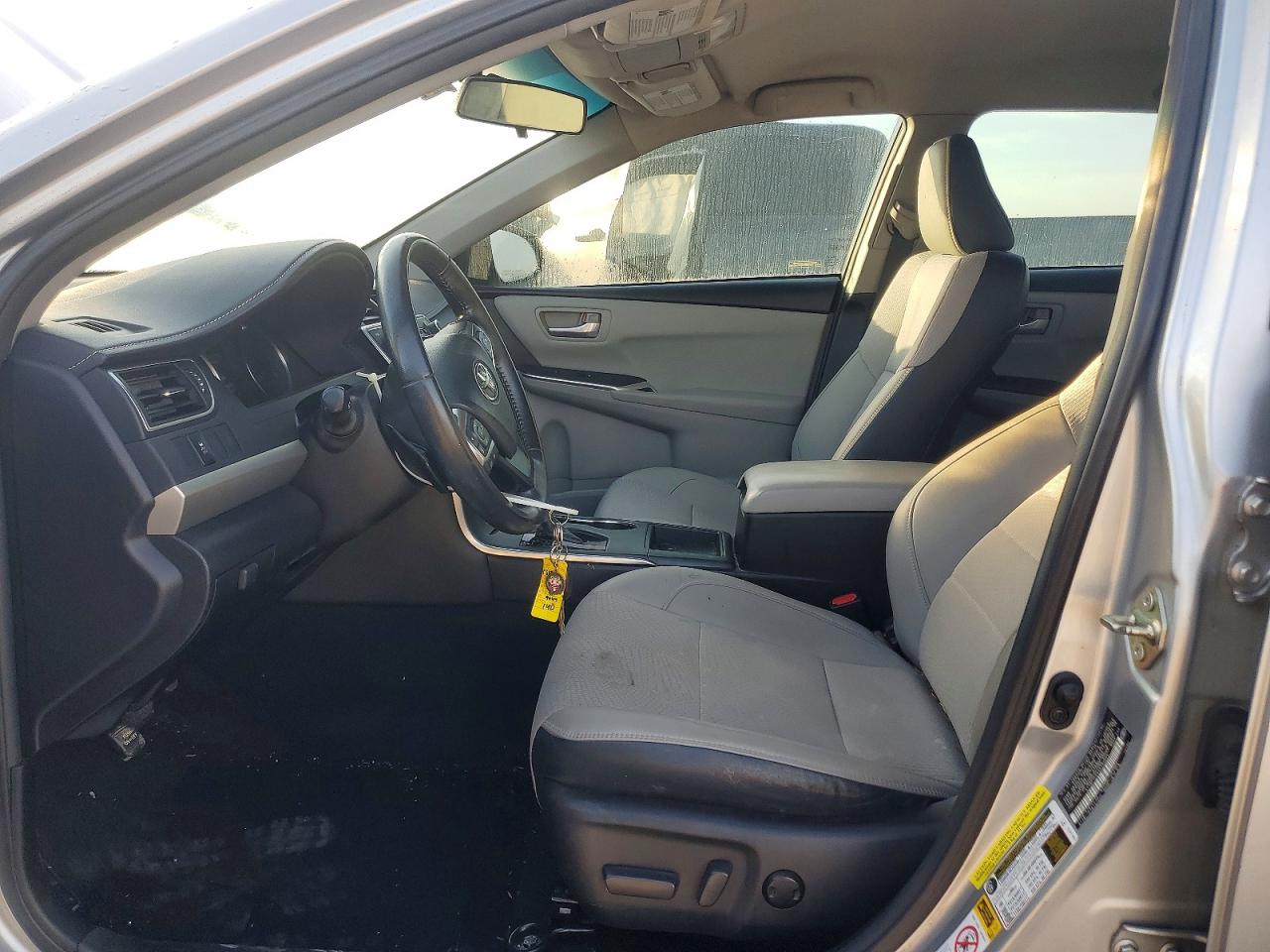 2016 TOYOTA CAMRY LE photo 7