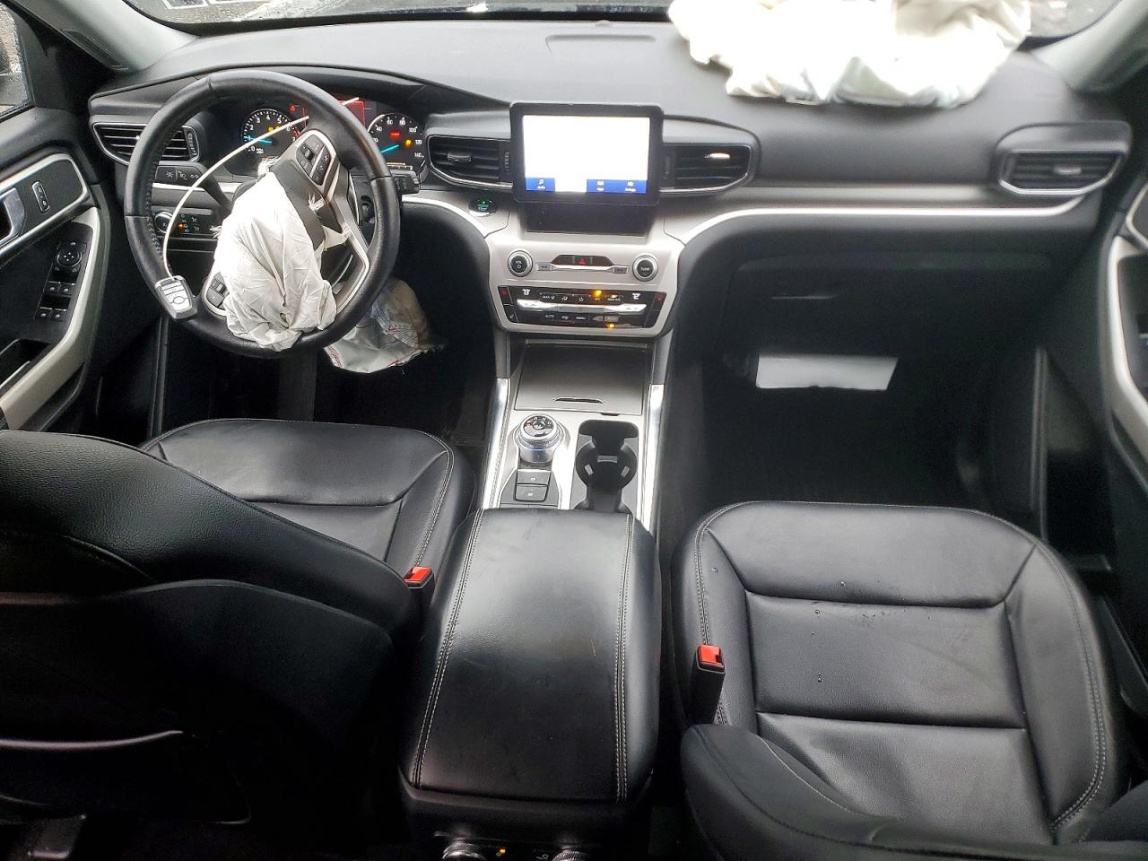 2020 FORD EXPLORER XLT photo 8