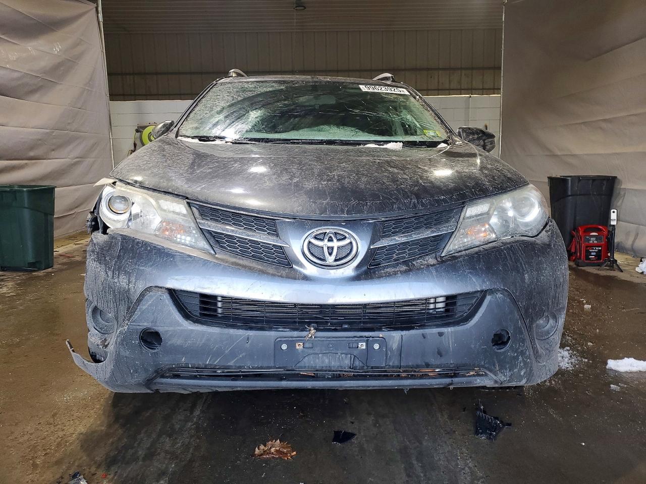 2014 TOYOTA RAV4 LE photo 5