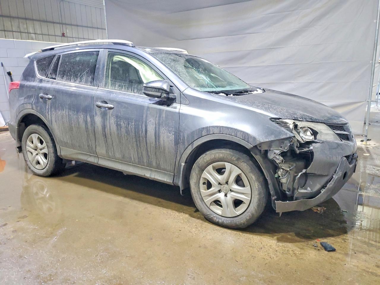 2014 TOYOTA RAV4 LE photo 4