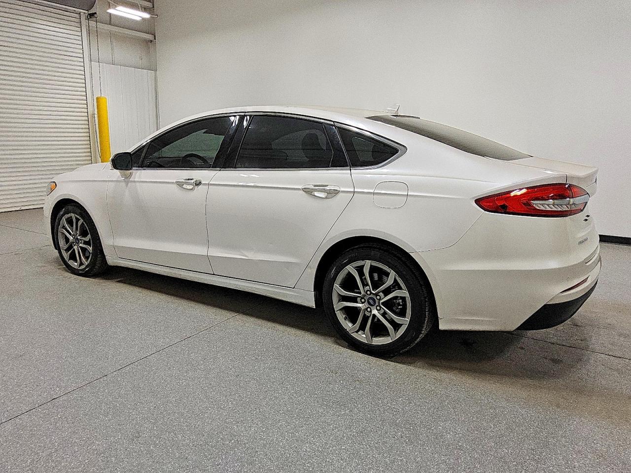 2019 FORD FUSION SEL photo 2