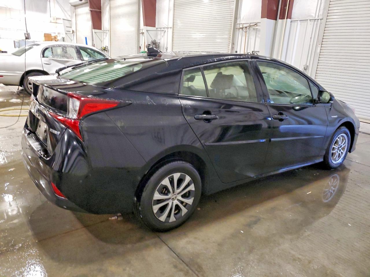 2019 TOYOTA PRIUS photo 3