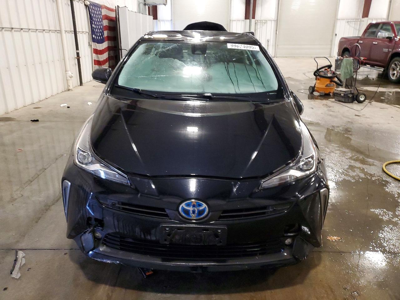 2019 TOYOTA PRIUS photo 5
